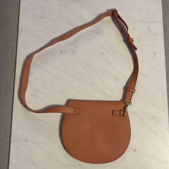 New Light pink Laura Mercier fanny pack/crossbody card holder - Picture 2 of 5